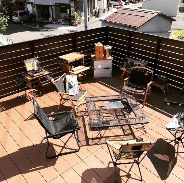 エクリフォ製、ルシエルフロア2台用
完成しました。
バーベキューやお子様の遊び場、外のリビングとして活用出来ます。

ルシエルフロアは完全フルオーダー、完全自由設計です。

現地に合わせて設計、製作しますので
世界で一つだけの自分空間が出来ます。

エクリフォはフルオーダーへのこだわり、特注エクステリア
専門店です。

お問い合わせはDM、メール、TEL072-381-5913にて
承っております。
お気軽にお問い合わせ下さい。

#フルオーダー
#自由設計

- [ ] #外構#外構工事#ガレージ#カーポート#物置#バルコニー#人工芝#エクステリア専門店#ykkap#lixil#エクリフォ#クラレフィ#ストレジア#ルシエルフロア#タカショー#エクステリア#高級車#ガーデニング#ストレジアルーフ#バイクガレージ#スーパーカー#大阪#門柱#カーポートバルコニー#三協アルミ#おしゃれ#特注エクステリア#大阪外構